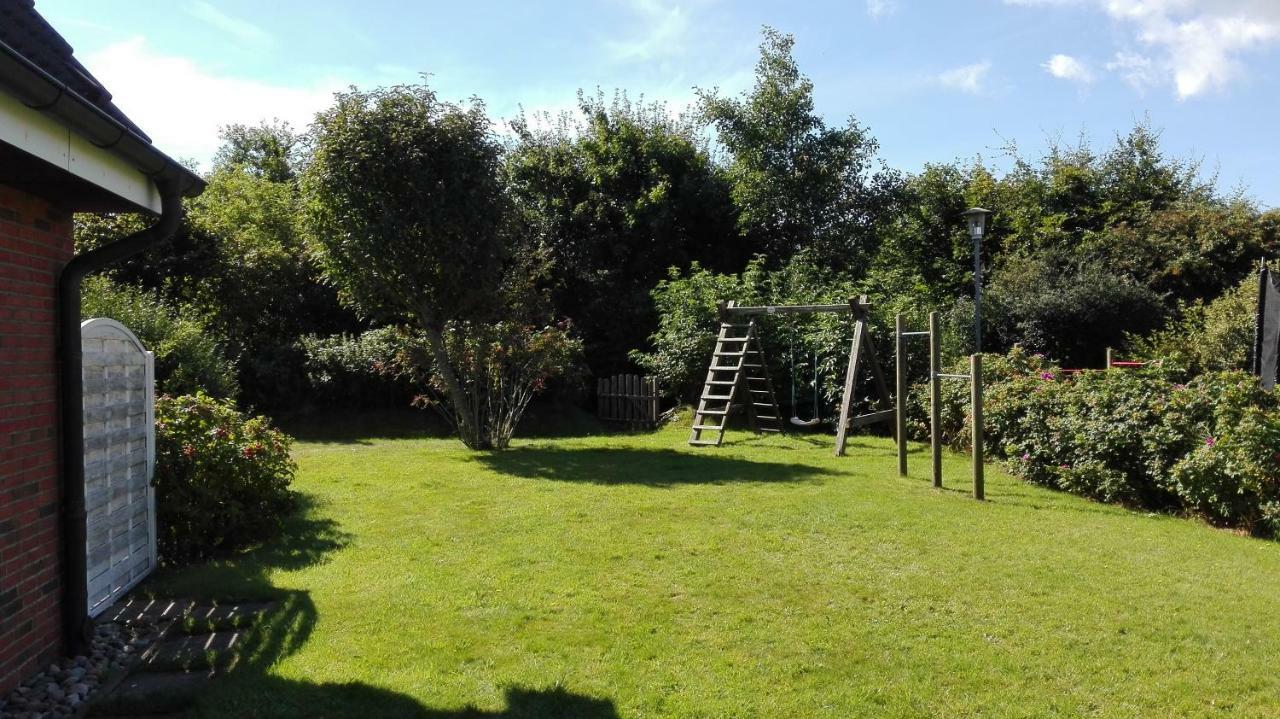 Ferienwohnungen Und Haushaelfte Friesland Midlum  エクステリア 写真