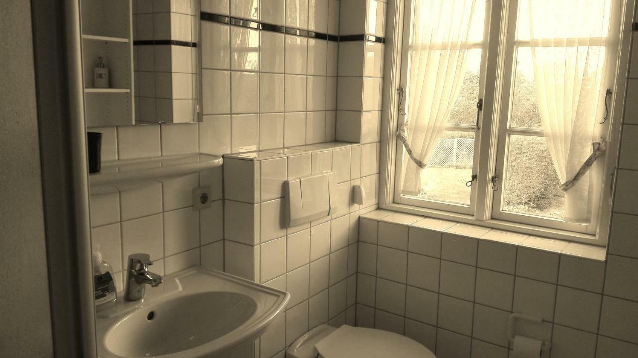 Ferienwohnungen Und Haushaelfte Friesland Midlum  エクステリア 写真